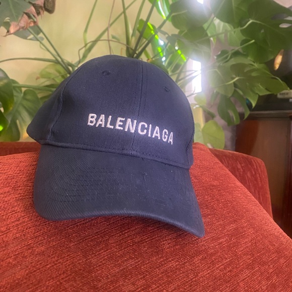 Balenciaga cap great condition - Picture 3 of 6